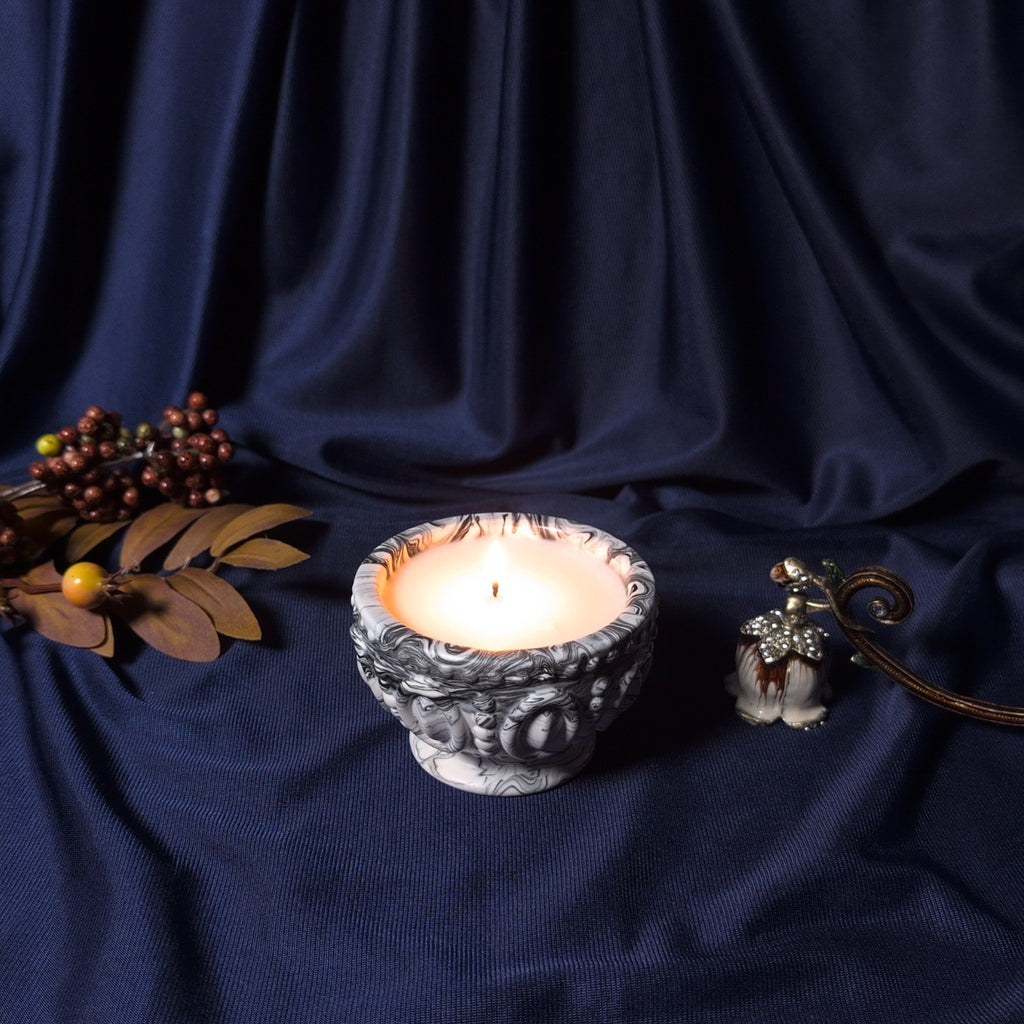 Lumanare parfumata soia Elegance in cupa alb marmorat Jesmonite handmade