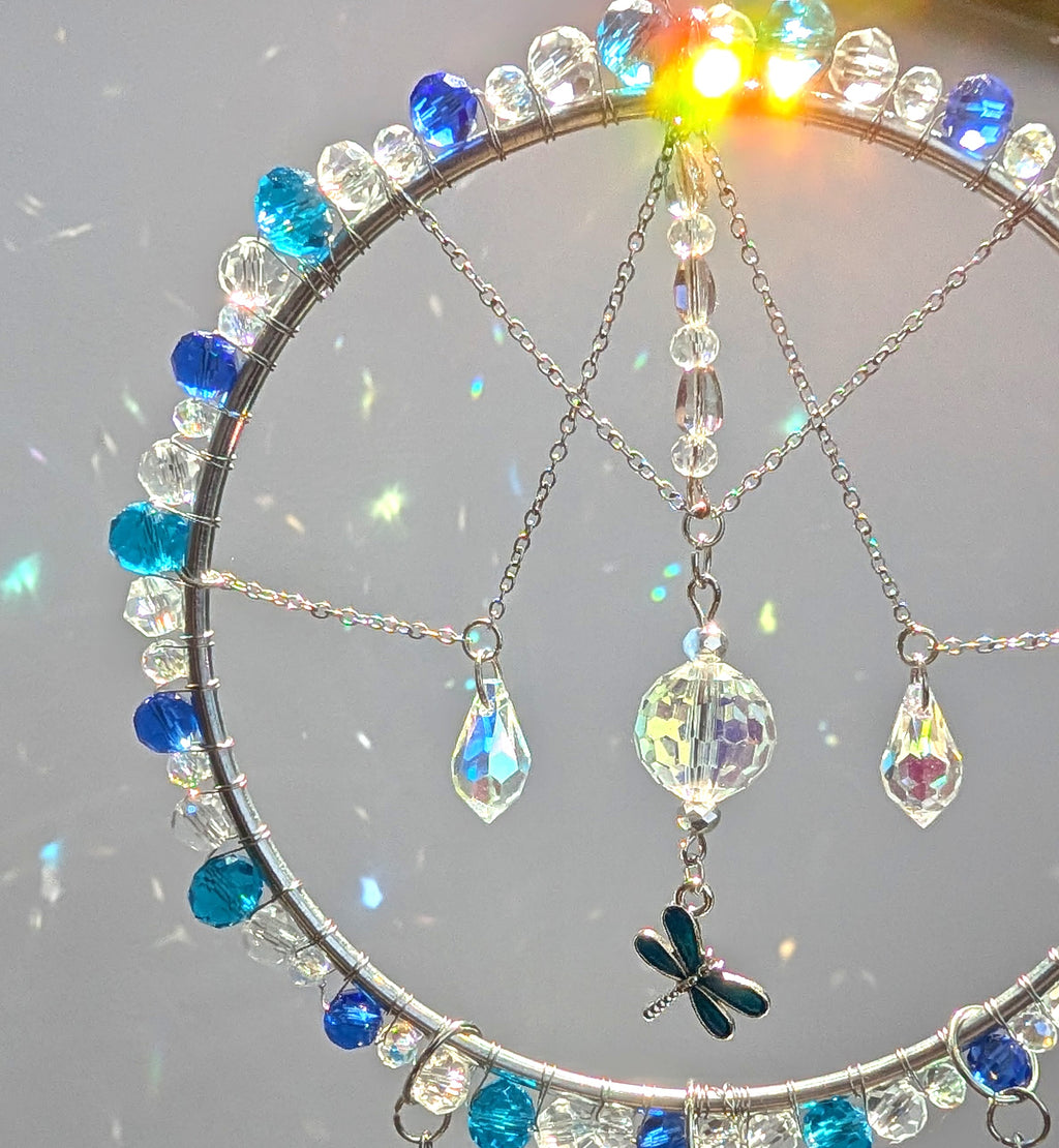 Suncatcher (Capcană de Soare) "Picătura spiridușilor" - din mărgele de sticlă