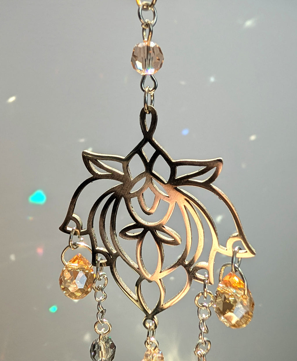 Suncatcher (Capcană de Soare) "Floare de Lotus" - din mărgele de sticlă