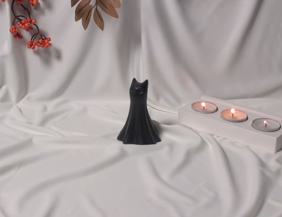 Figurina pisicuta neagra de Halloween Phantom Paws decor de masa sau raft