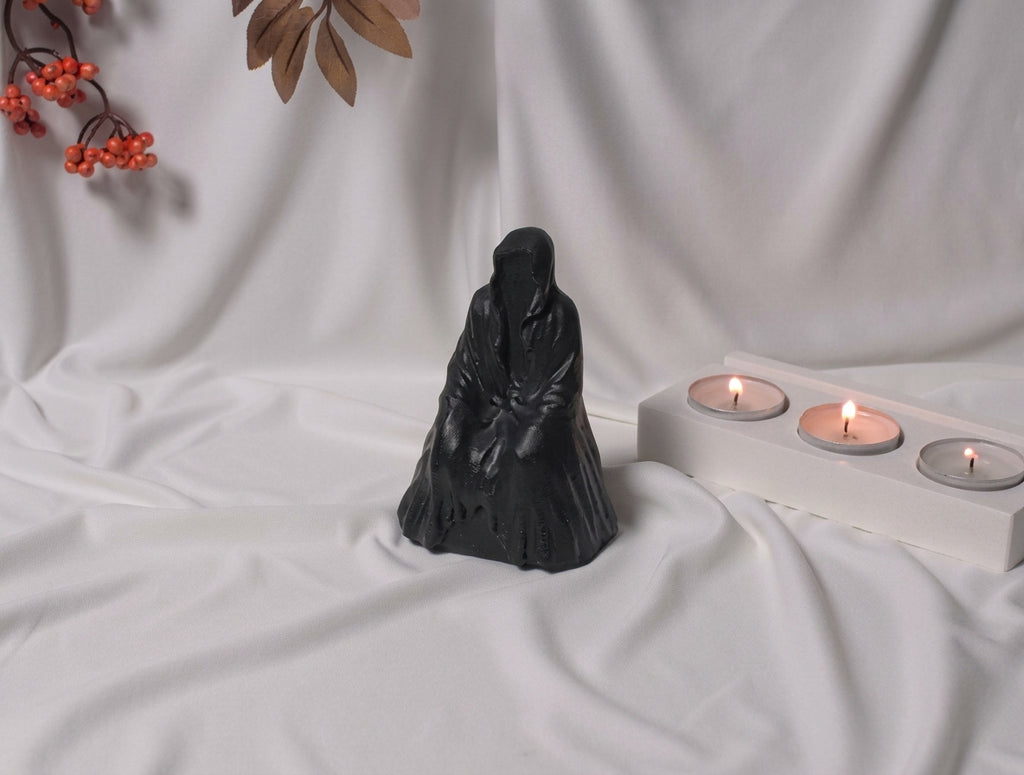 Figurina decorativa de Halloween spectru neagră pelerina handmade Melamar