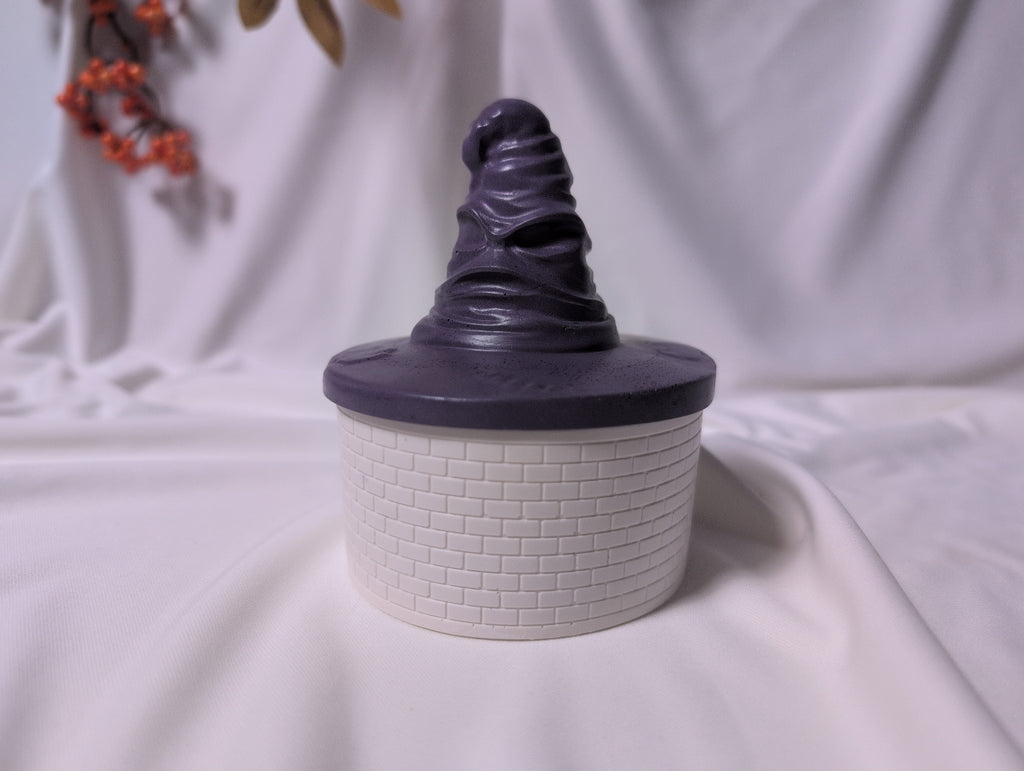 Lumanare artizanala din soia cu capac palaria de sortare Sorting Hat Melamar
