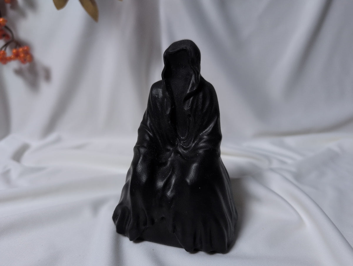 Statueta gotica spectru negru cu gluga Shadow Specter din marmura lichida