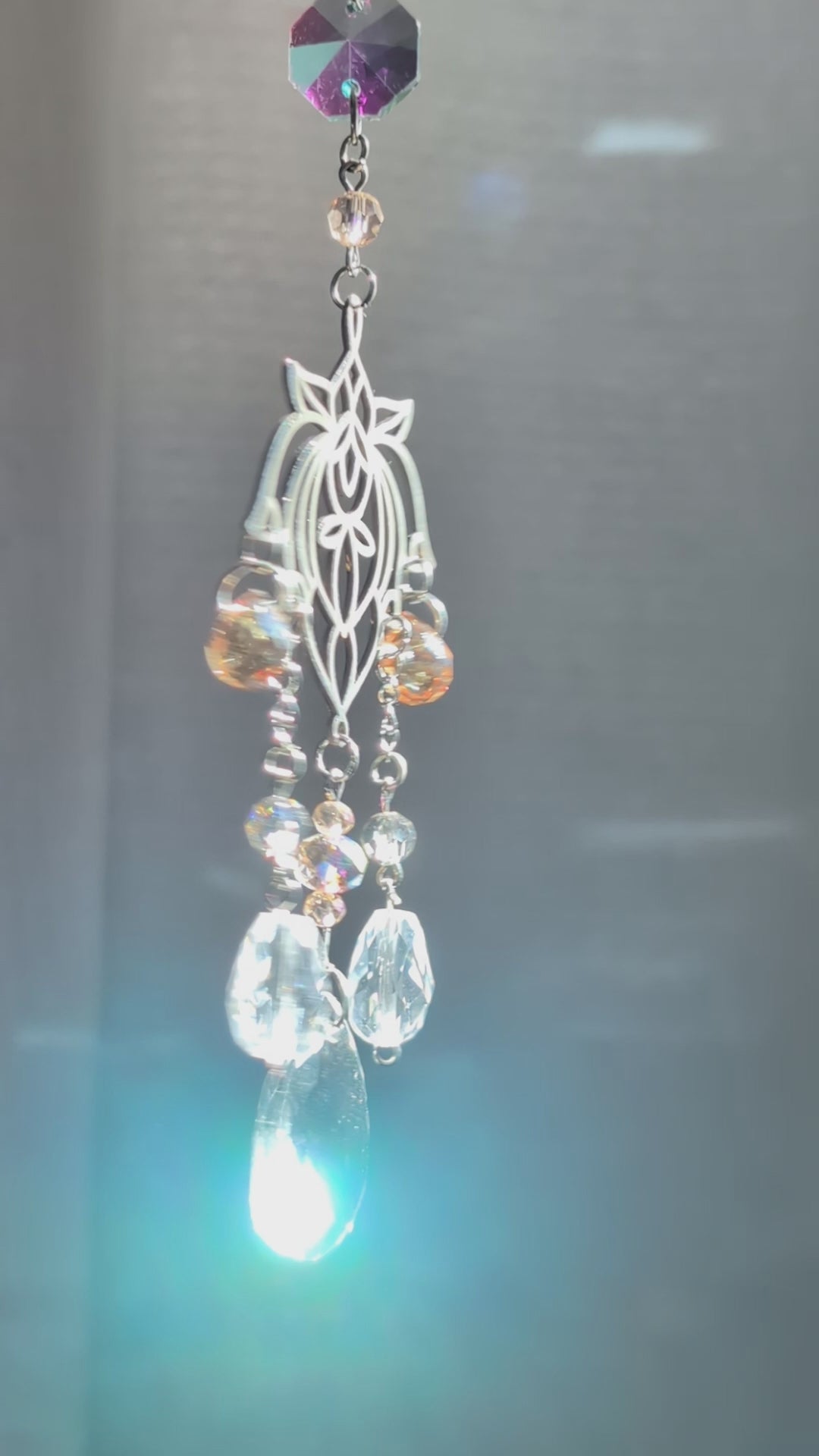 Suncatcher (Capcană de Soare) "Floare de Lotus" - din mărgele de sticlă