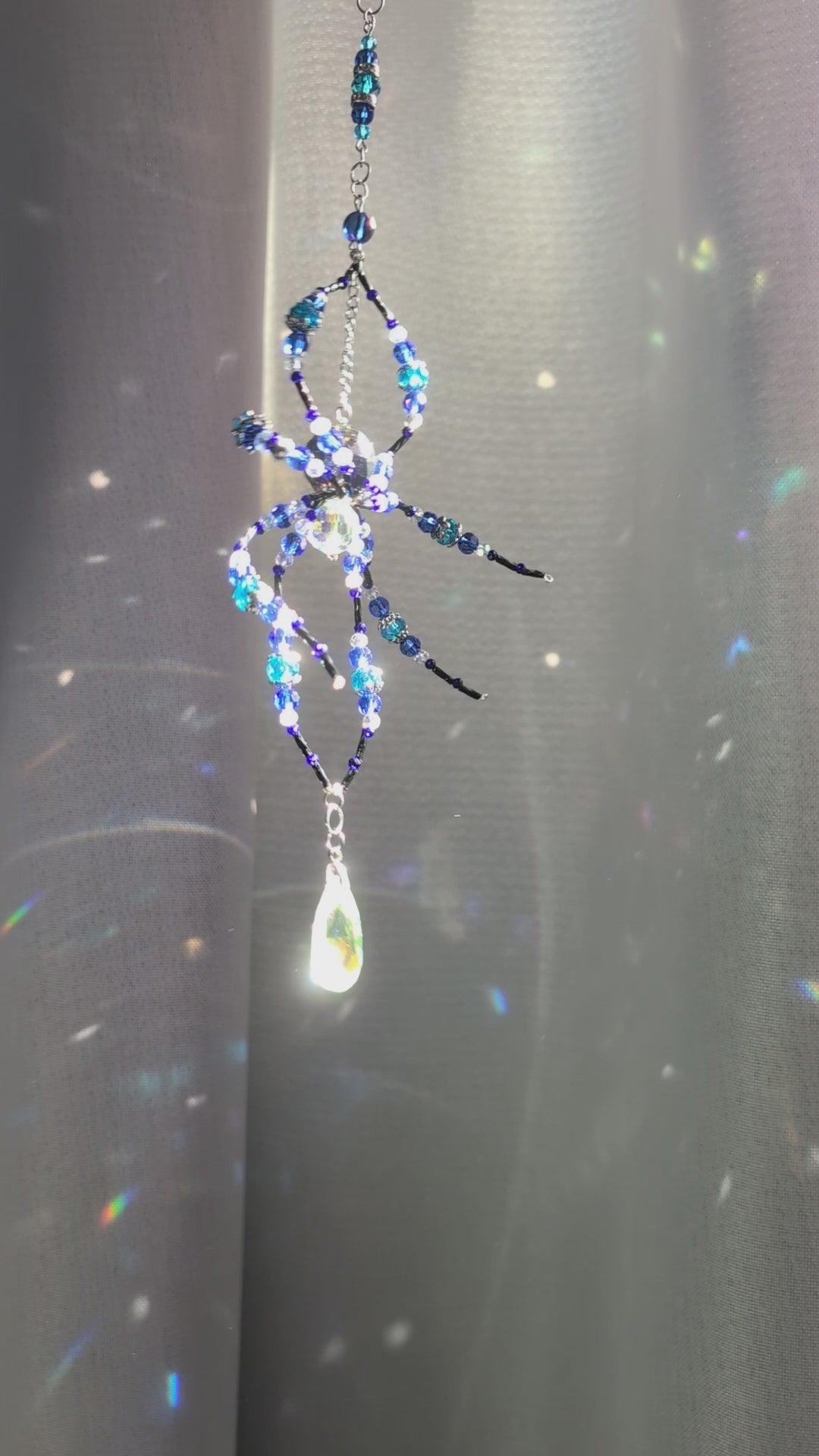 Video reflexii lumina suncatcher paianjen Mystic Weaver albastru din margele sticla Melamar